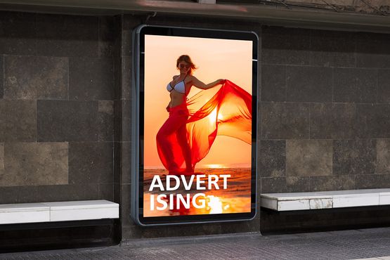 Ejemplo de publicidad en exhibición en la estación de metro